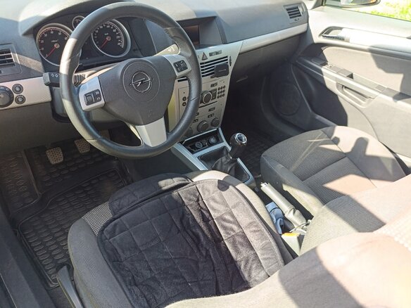 2010 Opel Astra GTC H Рестайлинг, белый, 480000 рублей - вид 7