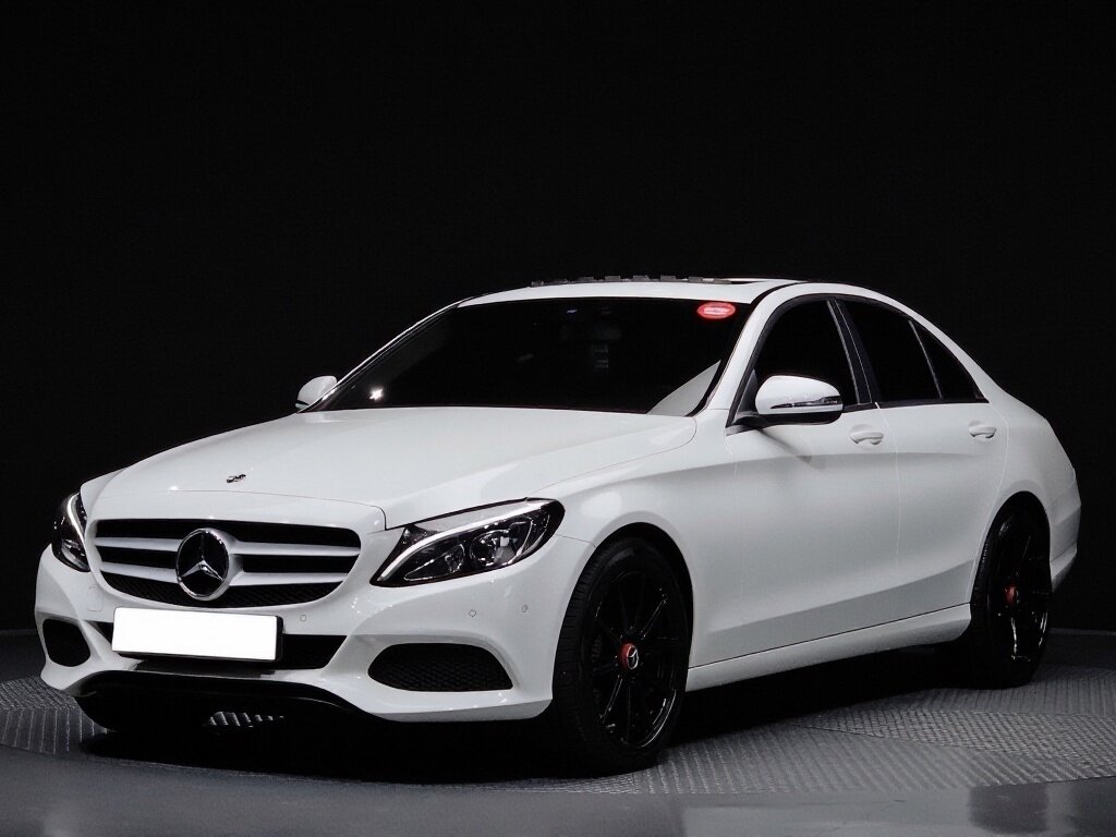 Открыть фотографии: Mercedes-Benz C-Класс IV (W205)