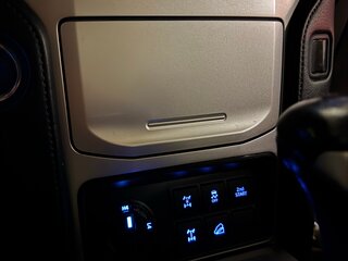 2017 Toyota Land Cruiser Prado 150 Series Рестайлинг 2, белый, 5000000 рублей, вид 3