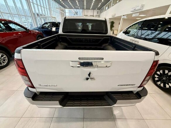 2025 Mitsubishi L200 VI, белый, 5340000 рублей - вид 6
