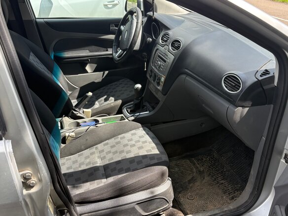 2008 Ford Focus II Рестайлинг, серебристый, 450000 рублей - вид 4