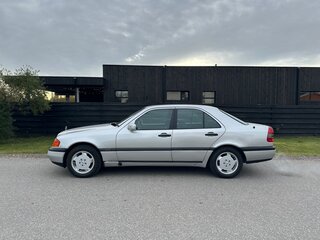 1995 Mercedes-Benz C-Класс 180 (PMS) I (W202), серебристый, 490000 рублей, вид 2