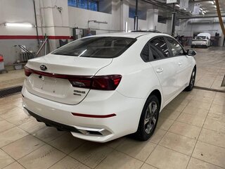 2019 Kia K3 II (China Market), белый, 1800000 рублей, вид 4