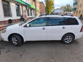 2001 Toyota Corolla Fielder IX (E120, E130), белый, 449000 рублей, вид 3