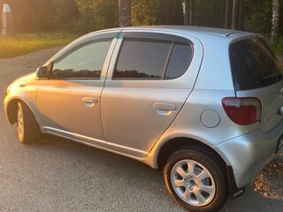 2001 Toyota Vitz I (P10), серебристый, 210000 рублей, вид 4
