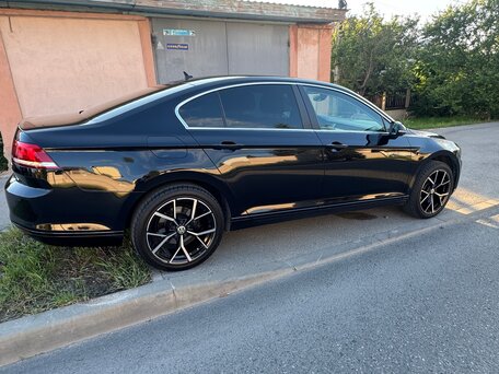 2017 Volkswagen Passat B8, чёрный, 1830000 рублей, вид 3