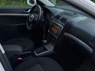 2011 Skoda Octavia II (A5) Рестайлинг, белый, 610000 рублей, вид 5