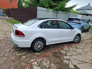 2016 Volkswagen Polo V Рестайлинг, белый, 475000 рублей, вид 1
