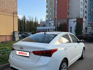 2018 Hyundai Solaris II, белый, 1200000 рублей, вид 4