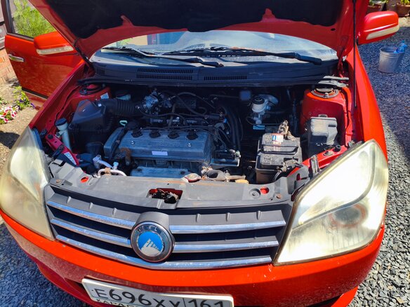 2012 Geely MK Cross I, красный, 200000 рублей - вид 4