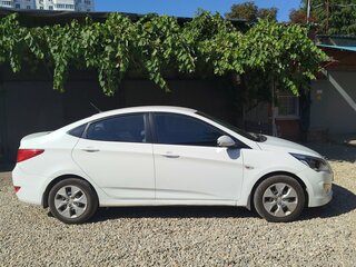 2015 Hyundai Solaris I Рестайлинг, белый, 999000 рублей, вид 3