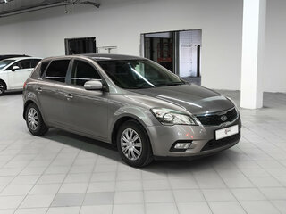 2010 Kia Ceed I Рестайлинг, бежевый, 587000 рублей, вид 5