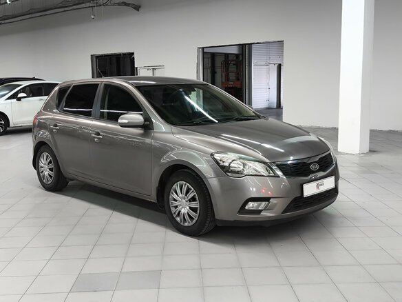 2010 Kia Ceed I Рестайлинг, бежевый, 587000 рублей - вид 5