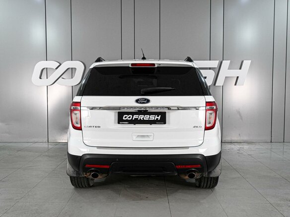2015 Ford Explorer V, белый - вид 3
