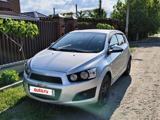 2012 Chevrolet Aveo II, серебристый, 700000 рублей, вид 2
