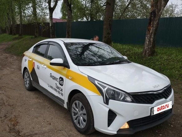 2022 Kia Rio IV Рестайлинг, белый, 1500000 рублей - вид 1