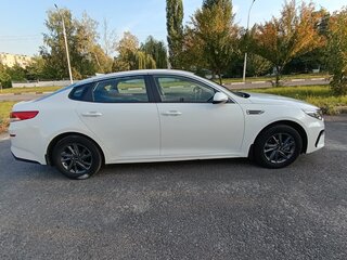 2018 Kia Optima IV Рестайлинг, белый, 1600000 рублей, вид 4