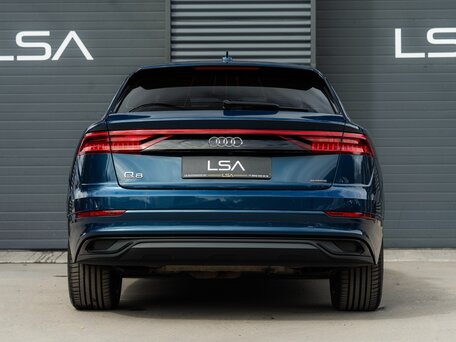 2021 Audi Q8 55 TFSI I (4M), синий, 6250000 рублей, вид 4