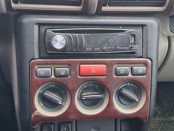 1998 Land Rover Freelander I, чёрный, 400000 рублей - вид 8