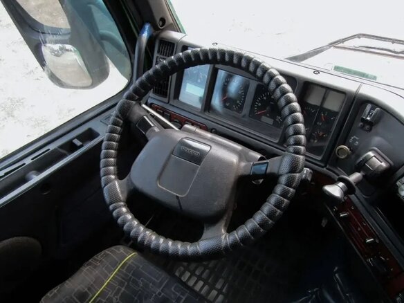 2000 Volvo FH, зелёный, 1100000 рублей - вид 11