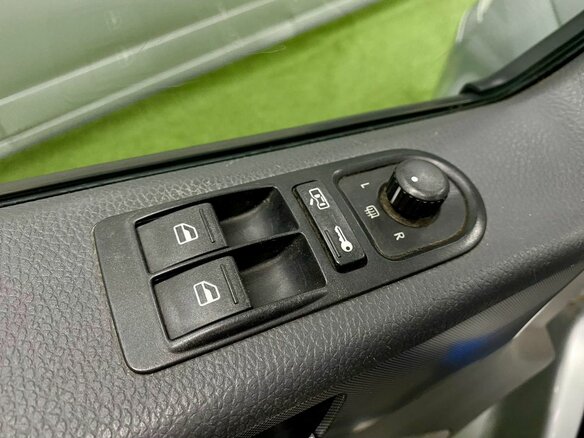 2009 Volkswagen Multivan T5, серебристый, 1588000 рублей - вид 14