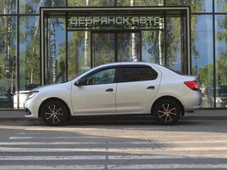 2015 Renault Logan II, серый, 745000 рублей, вид 2