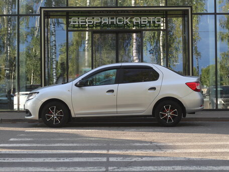 2015 Renault Logan II, серый, 745000 рублей, вид 2