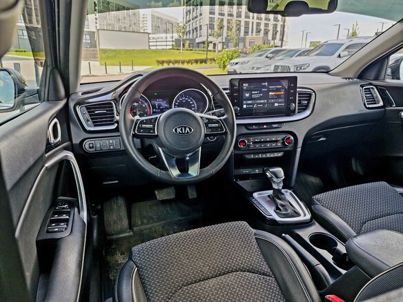 2020 Kia Ceed III, чёрный, 1820000 рублей - вид 13