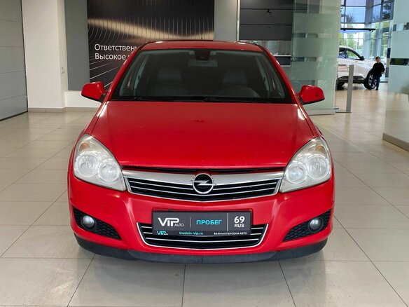 2011 Opel Astra H Рестайлинг, красный, 447000 рублей - вид 1