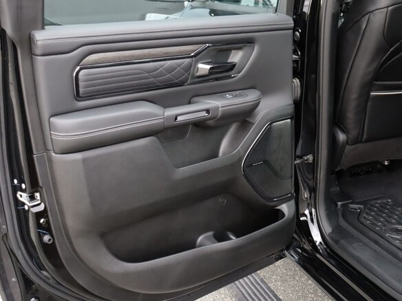 2026 Ram 1500 Crew Cab V Рестайлинг, чёрный, 11690000 рублей - вид 34