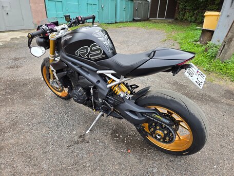 2021 Triumph Speed Triple, чёрный, 1240000 рублей, вид 5