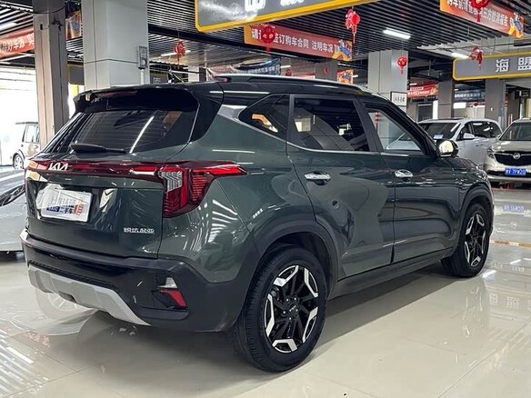 2023 Kia Seltos I Рестайлинг, зелёный, 1530000 рублей - вид 3