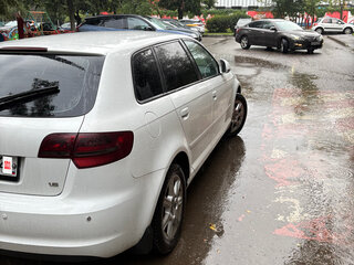 2010 Audi A3 II (8P) Рестайлинг 2, белый, 675000 рублей, вид 4