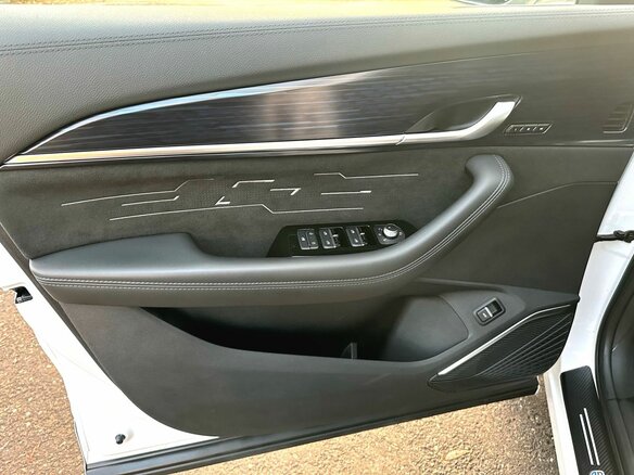 2024 Geely Monjaro I, белый, 3490000 рублей - вид 15