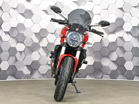 2015 Ducati Monster 821, красный, 549000 рублей, вид 5