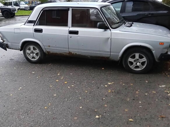 2010 Lada (ВАЗ) 2105, серебристый, 150000 рублей - вид 5