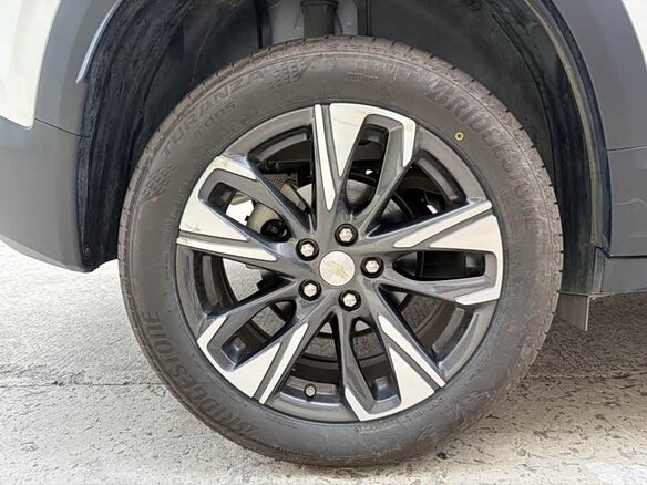 2023 Chevrolet Tracker IV, белый, 1150999 рублей - вид 17