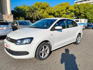 2014 Volkswagen Polo V, белый, 770000 рублей, вид 3