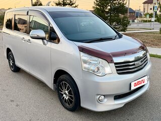 2010 Toyota Noah II (R70), серый, 1350000 рублей, вид 1