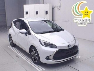 2022 Toyota Aqua II, белый, 1029000 рублей, вид 1