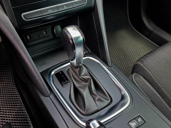 2018 Renault Megane IV, чёрный, 1075000 рублей - вид 15