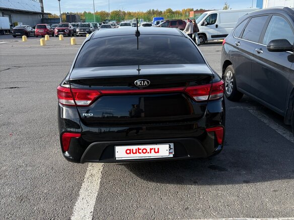 2019 Kia Rio IV, чёрный, 1150000 рублей - вид 3