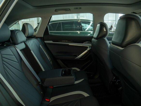 2026 Geely Atlas II, серебристый - вид 11