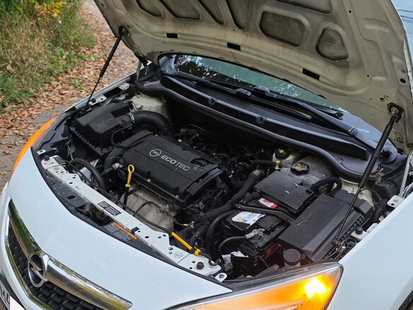 2011 Opel Astra J, белый - вид 21