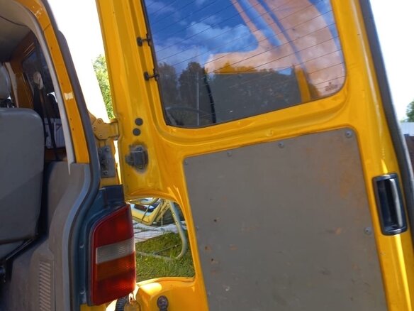 2004 Volkswagen Transporter T5, жёлтый, 1150000 рублей - вид 18