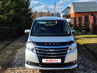 2014 Toyota Noah III (R80), серебристый, 1596000 рублей, вид 2