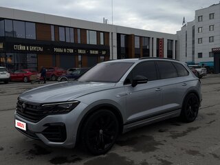 2020 Volkswagen Touareg III, серый, 4600000 рублей, вид 1