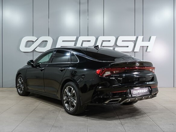 2021 Kia K5 III, чёрный, 2234000 рублей - вид 1