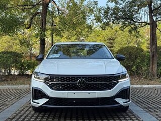 2023 Volkswagen Lavida III Рестайлинг, белый, 1515000 рублей, вид 4