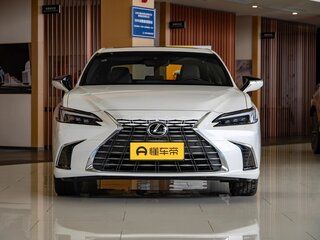 2026 Lexus ES 200 VII Рестайлинг 2, белый, 5745000 рублей, вид 2